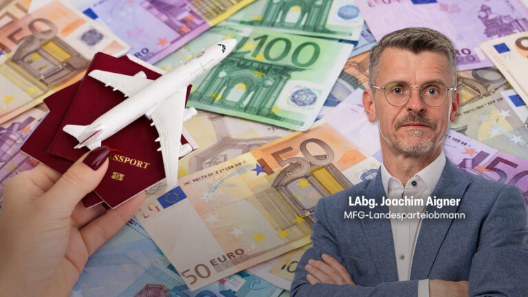 Flughafen Linz Investitionen Geld und Flugzeug Sujet mit Joachim Aigner MFG